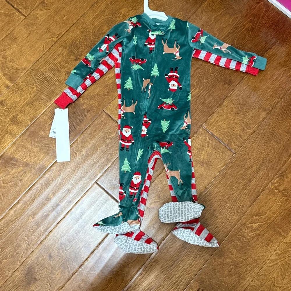 NWT Size 12M Carters Set of 2 Festive Fleece Green and Red Kids Onesie